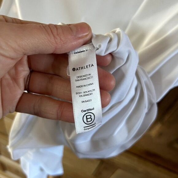 Athleta Medium White Cadence Mesh Tank Top - Small Flaw - Picture 11 of 12